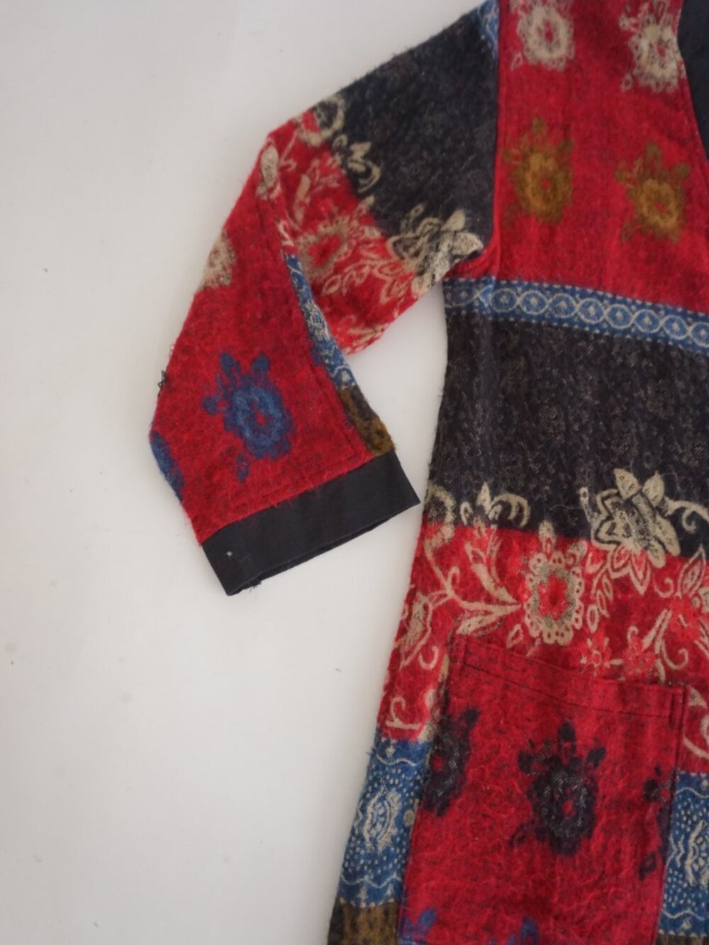 Vintage Red Black Floral Fringe Open Front Wool Cardigan Boho Tapestry XL - Picture 7 of 9